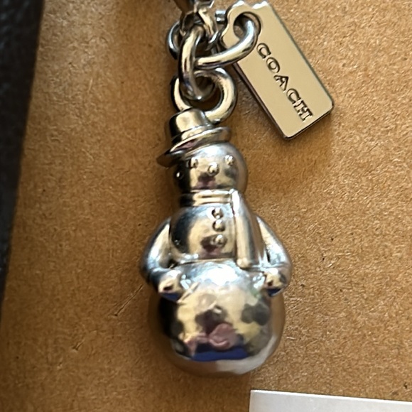 Coach snowman corner zip wristlet with 2 charms! Snowman and Charms Boxed set. - Picture 3 of 11